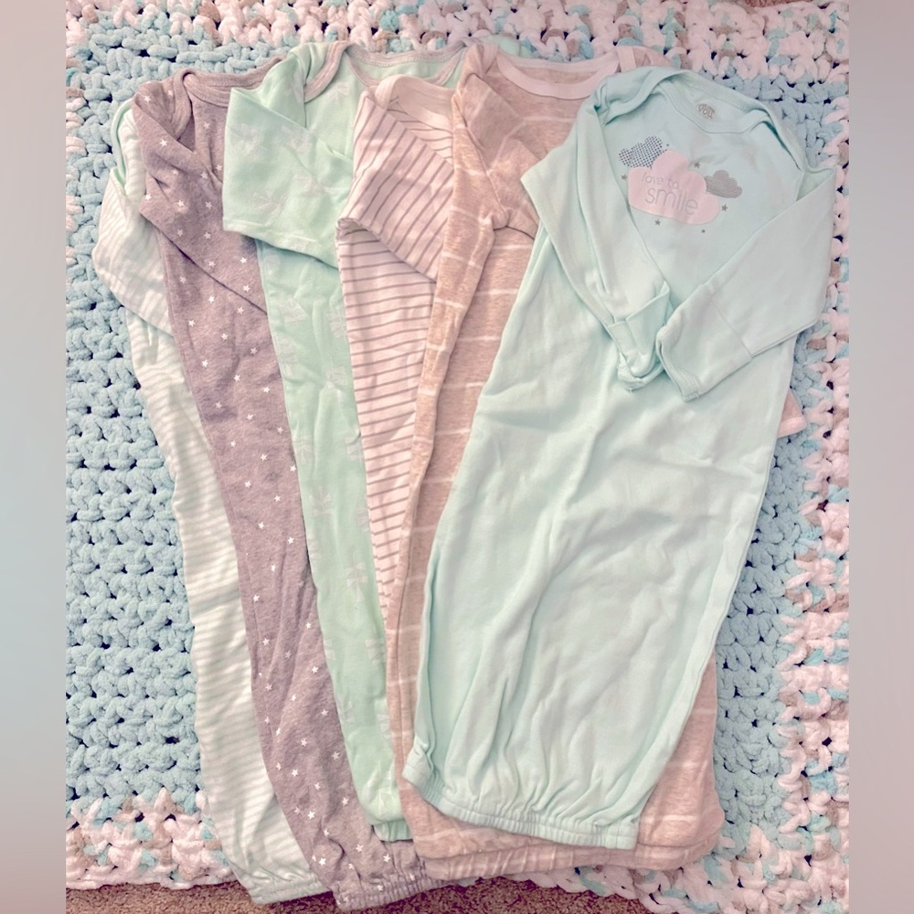 Baby 0-3 sleep gowns